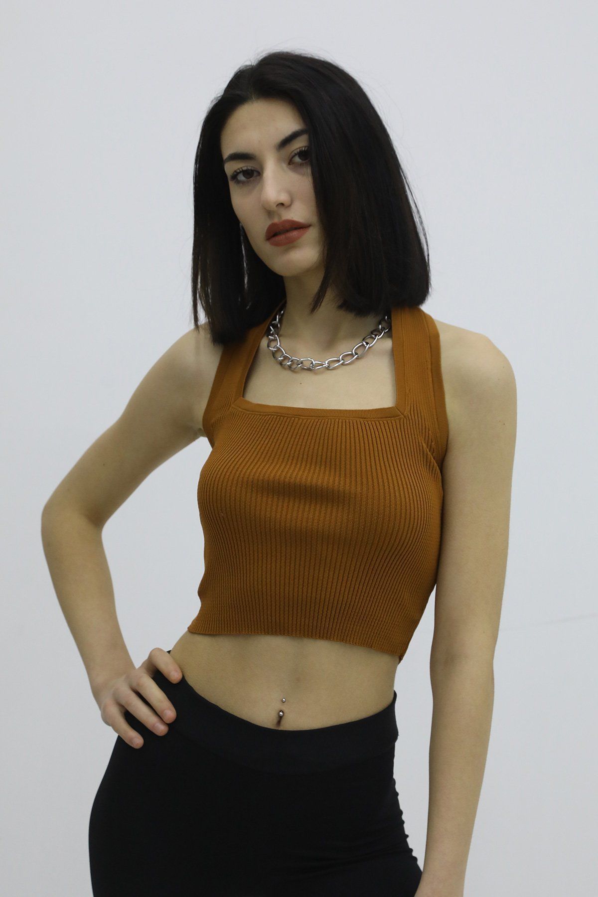 Boyun Geçirmeli Triko Büstiyer Taba - P-019915